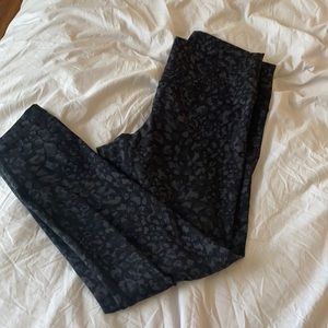 Lululemon size 10 Wunder under leggings